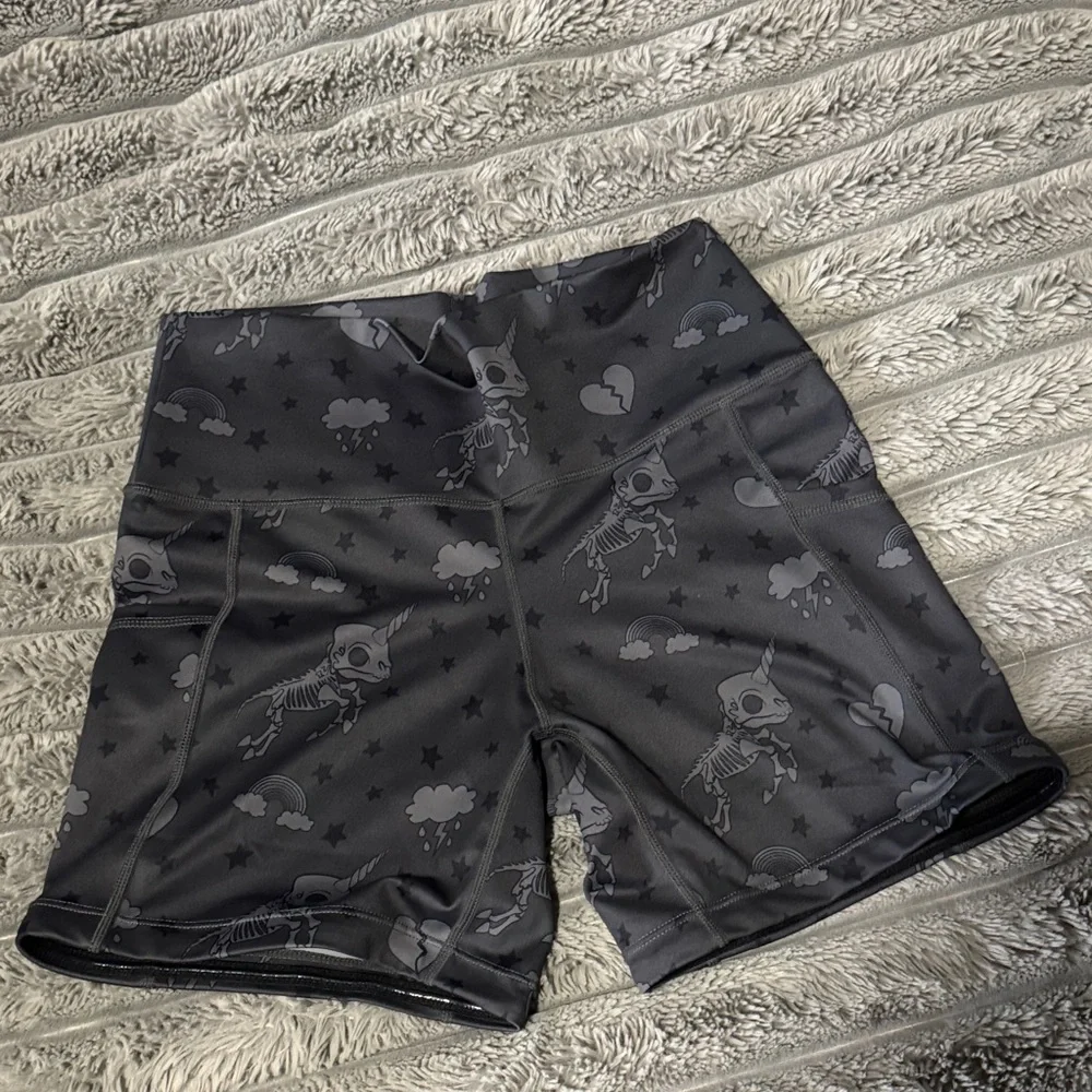 CVG Unicorn m/ Broken Heart Athletic Shorts - Picture 3 of 5